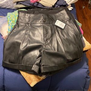 Paige Faux Leather Shorts SZ4 in perfect brand New Condition - Black.